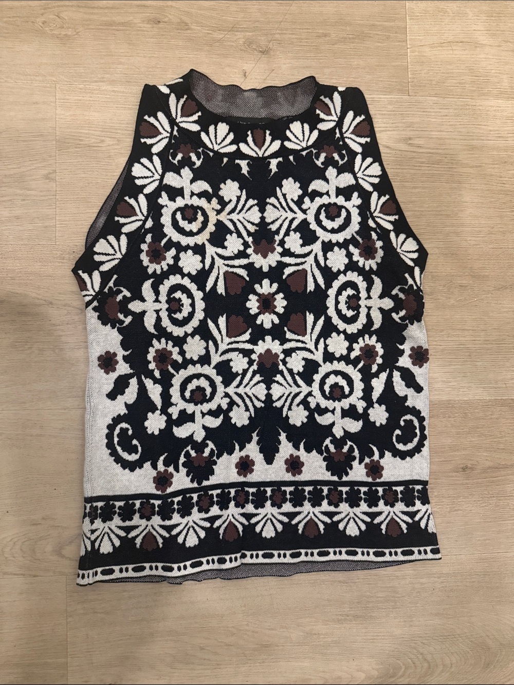 Ann Taylor Black, White & Brown Floral Knit Shell